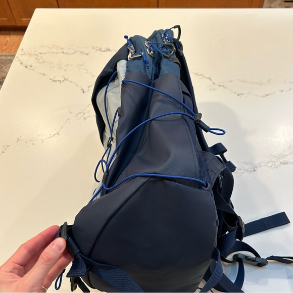 Like New The North Face Borealis Laptop Work School Backpack - Blue Grey - Picture 3 of 8